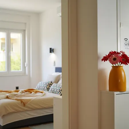Apartment Fabula Near City Beach, Fast Wi-Fi, Two Bedrooms Rijeka Exterior photo