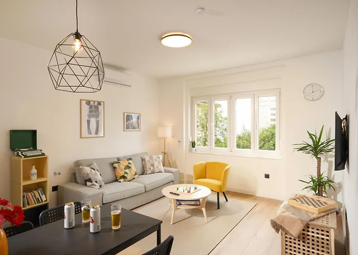 Apartment Fabula Near City Beach, Fast Wi-Fi, Two Bedrooms
